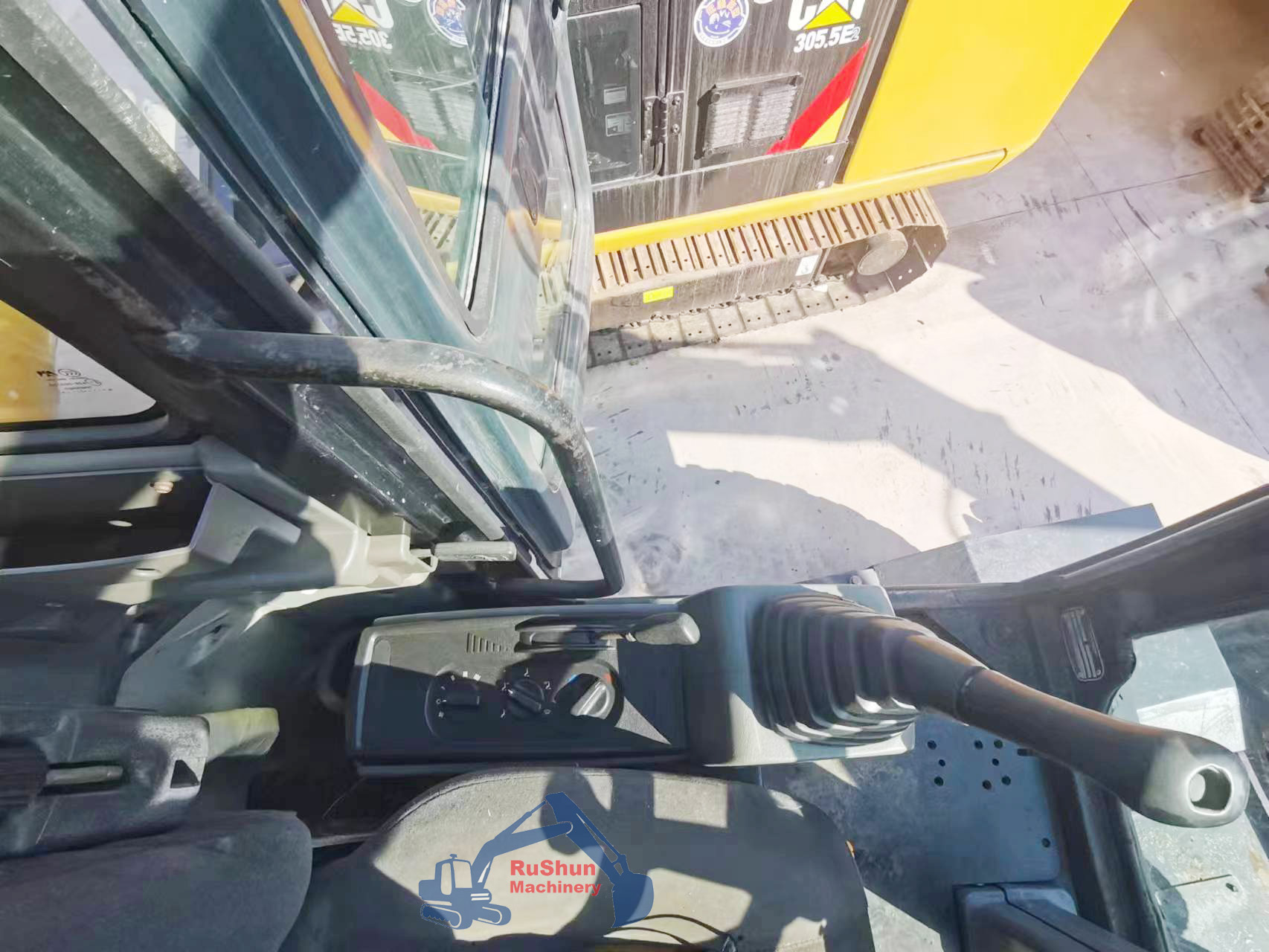 Used HYUNDAI R60WVS Excavator