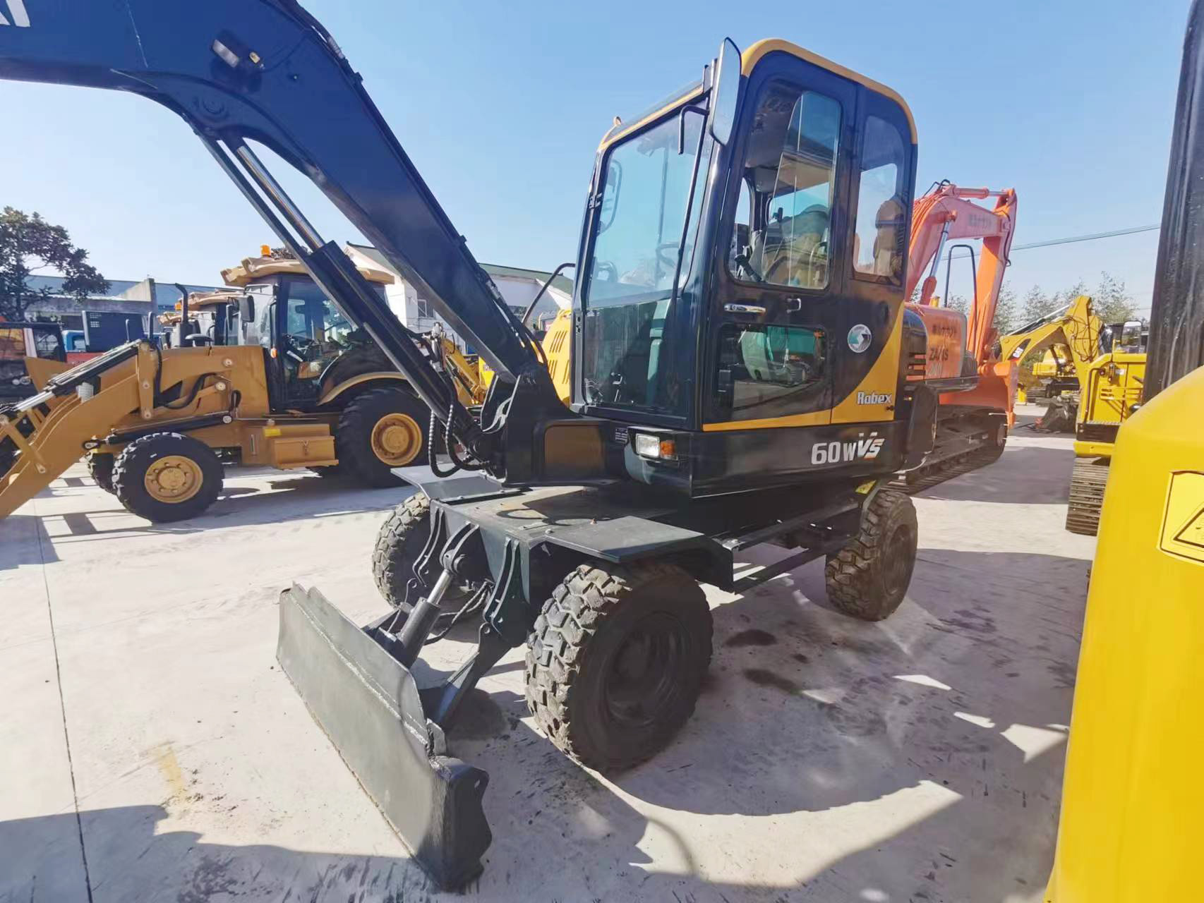 Used HYUNDAI R60WVS Excavator