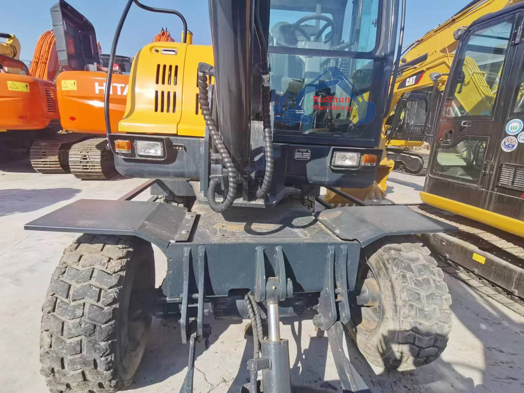 Used HYUNDAI R60WVS Excavator