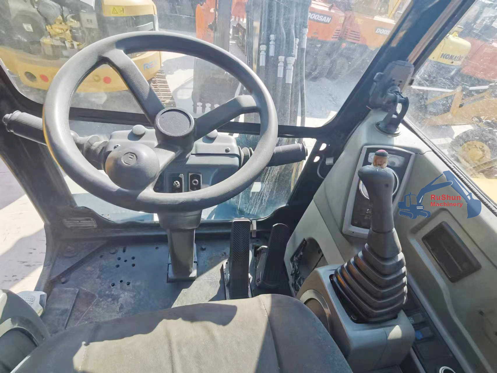 Used HYUNDAI R60WVS Excavator