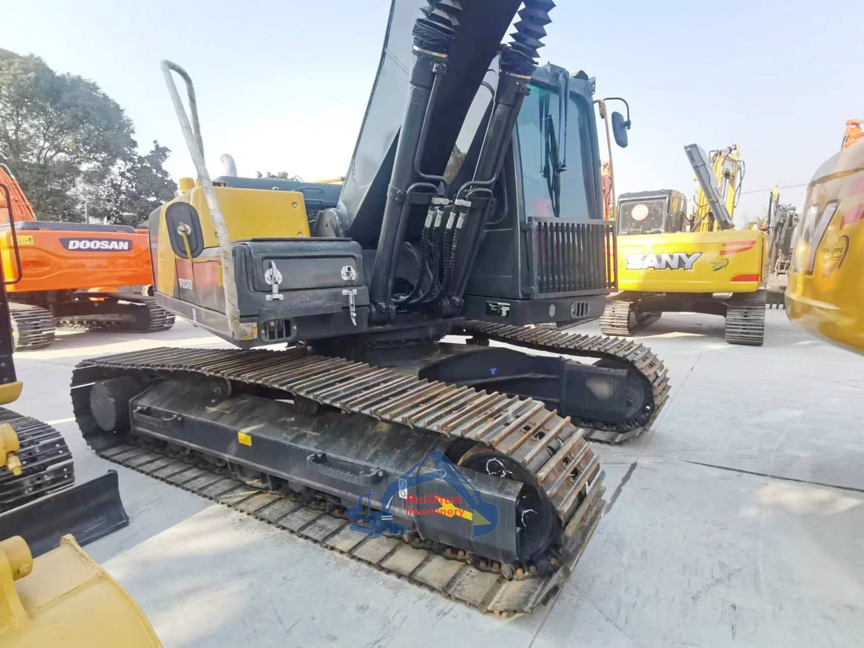 Used VOLVO EC210D Excavator