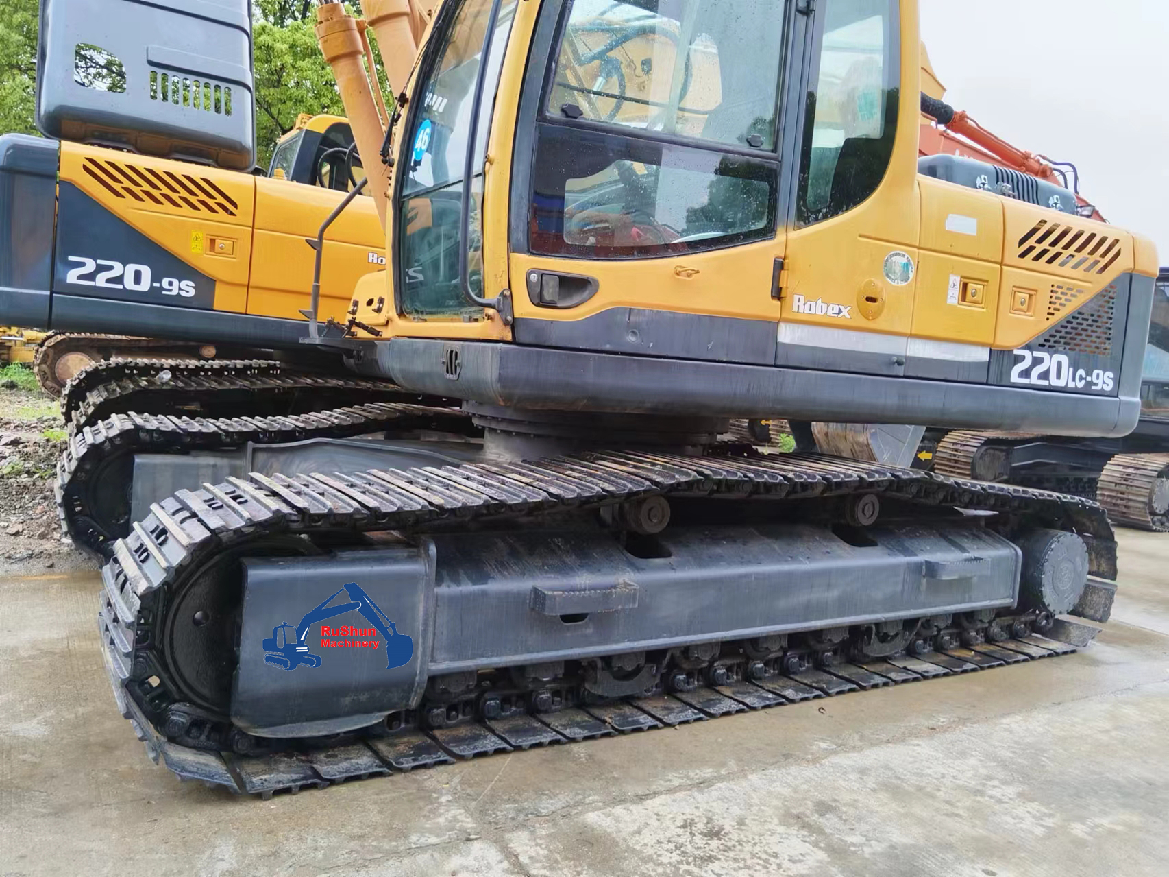 Used HYUNDAI 220-9 Excavator