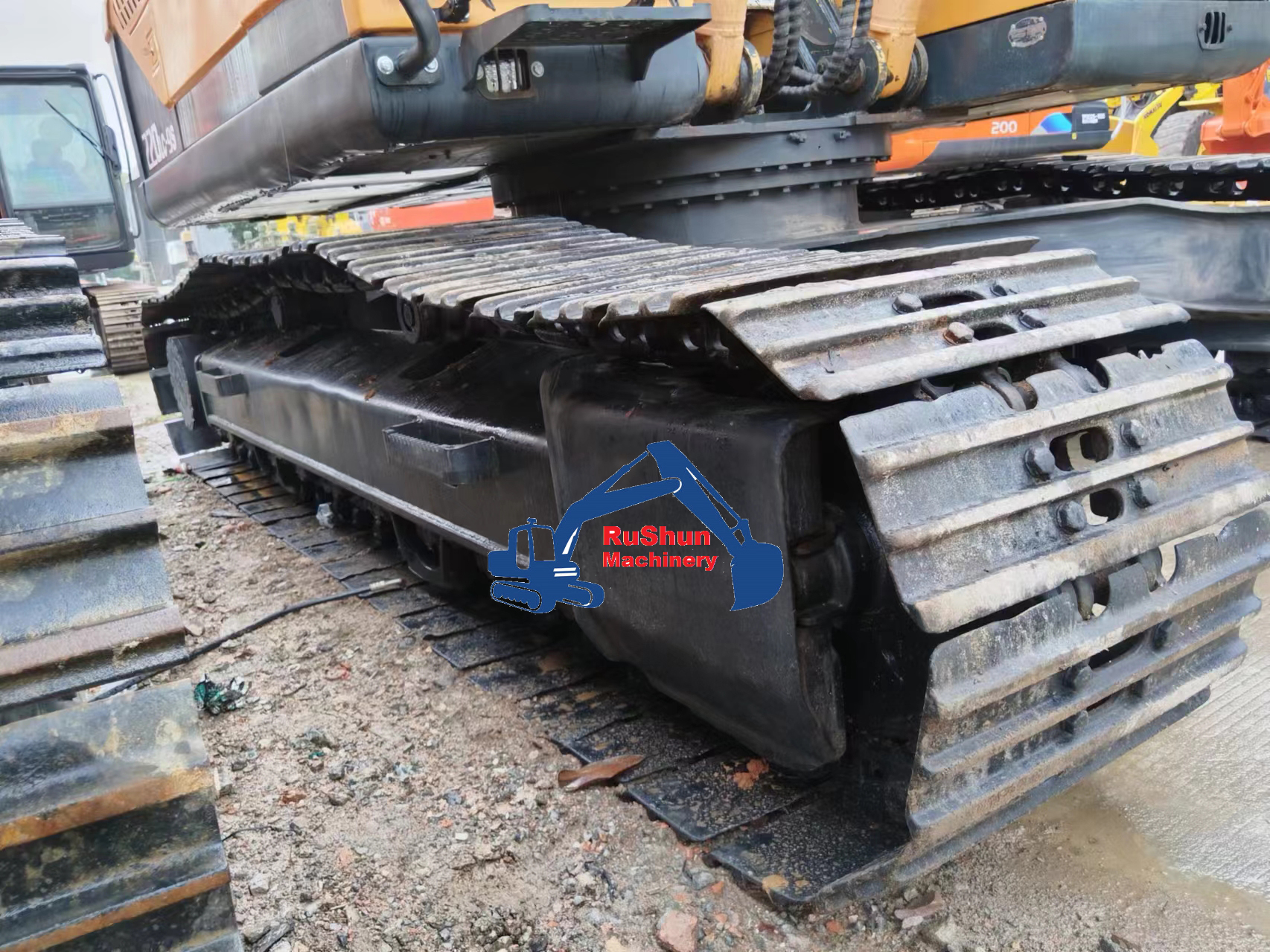 Used HYUNDAI 220-9 Excavator