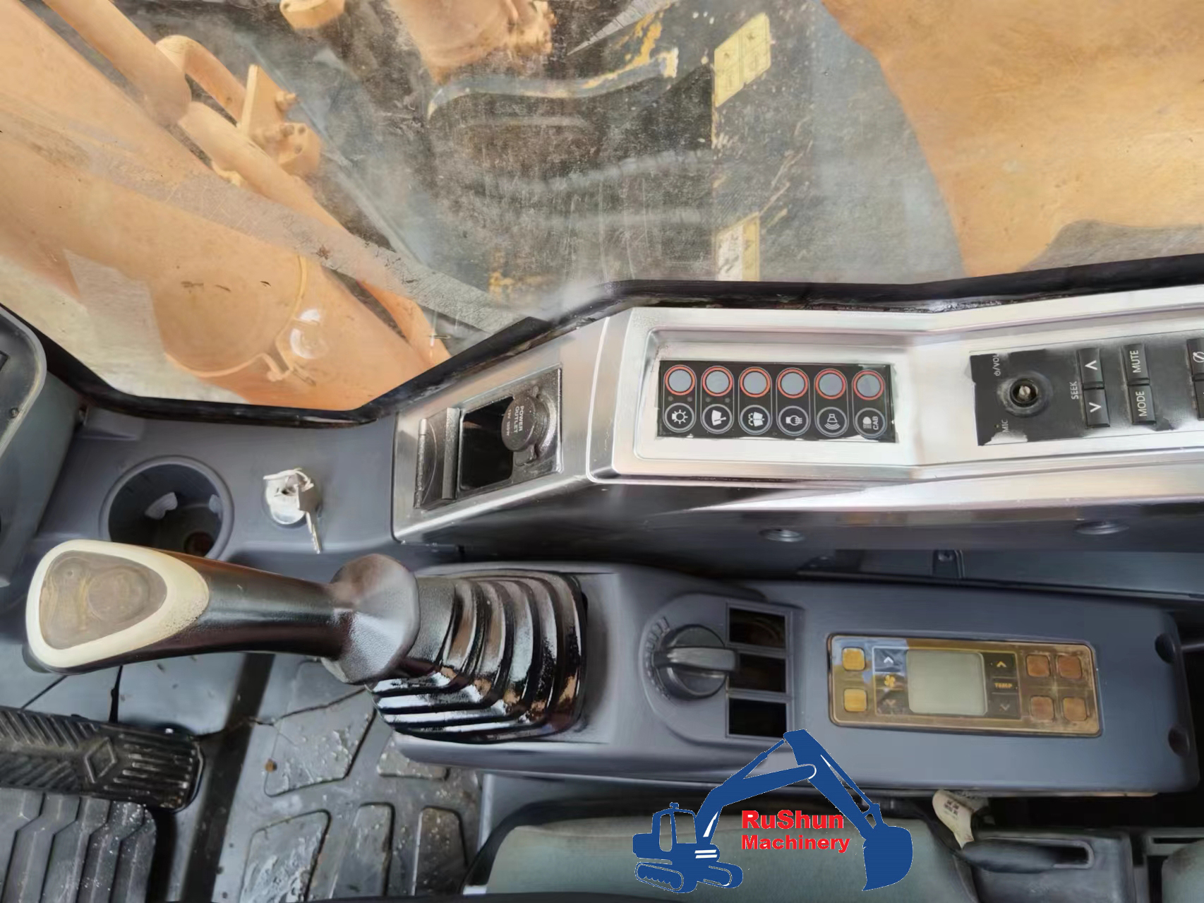 Used HYUNDAI 220-9 Excavator