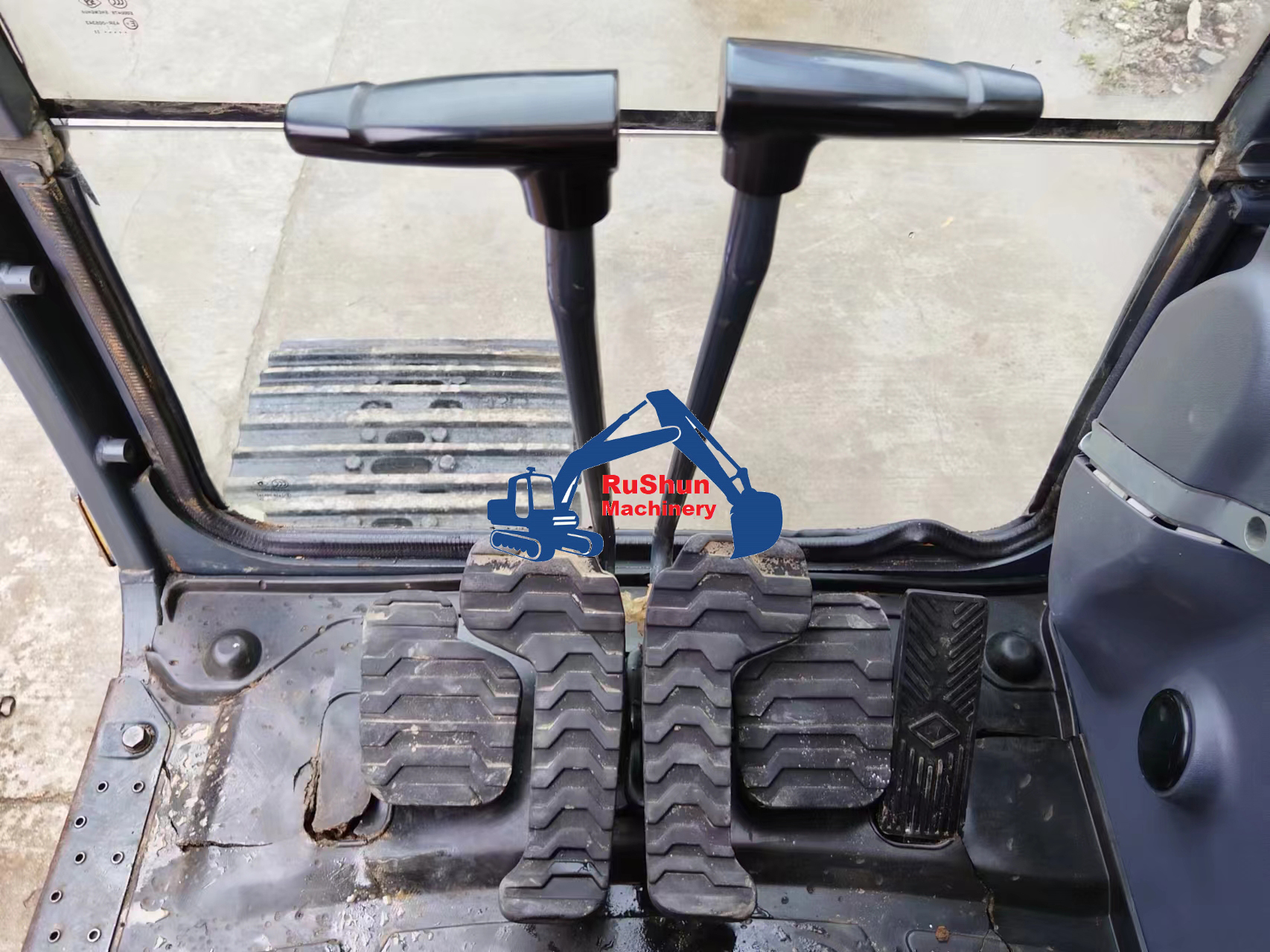 Used HYUNDAI 220-9 Excavator