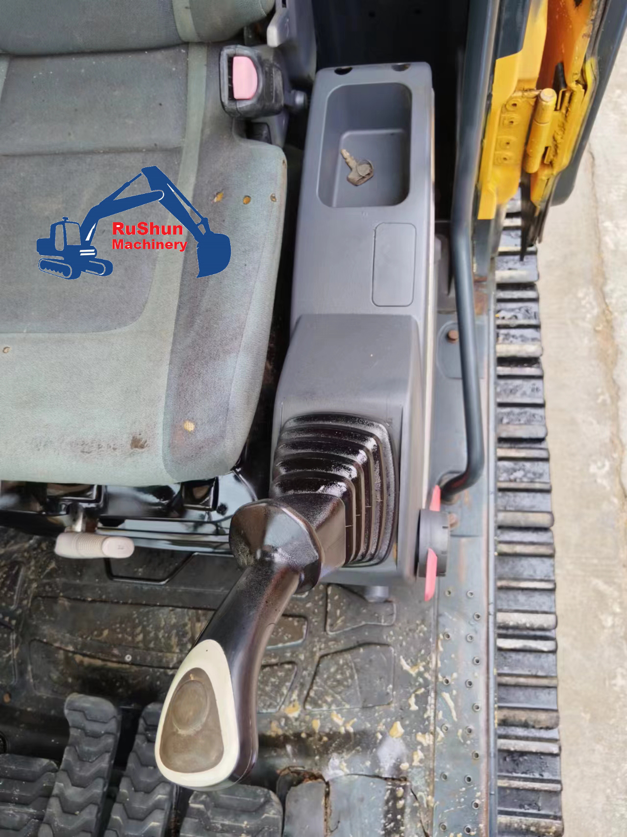 Used HYUNDAI 220-9 Excavator