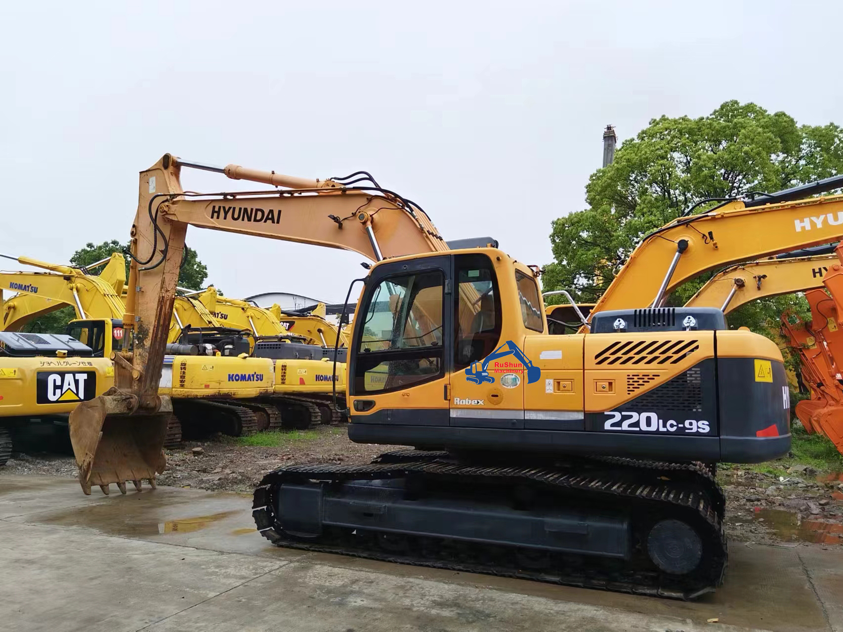 Used HYUNDAI 220-9 Excavator