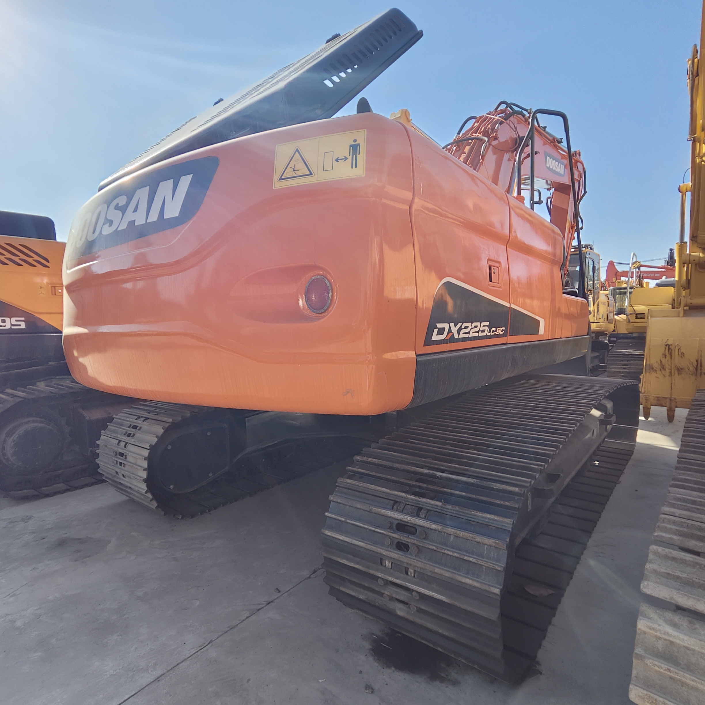 Used DOOSAN DX225LC-9 Excavator