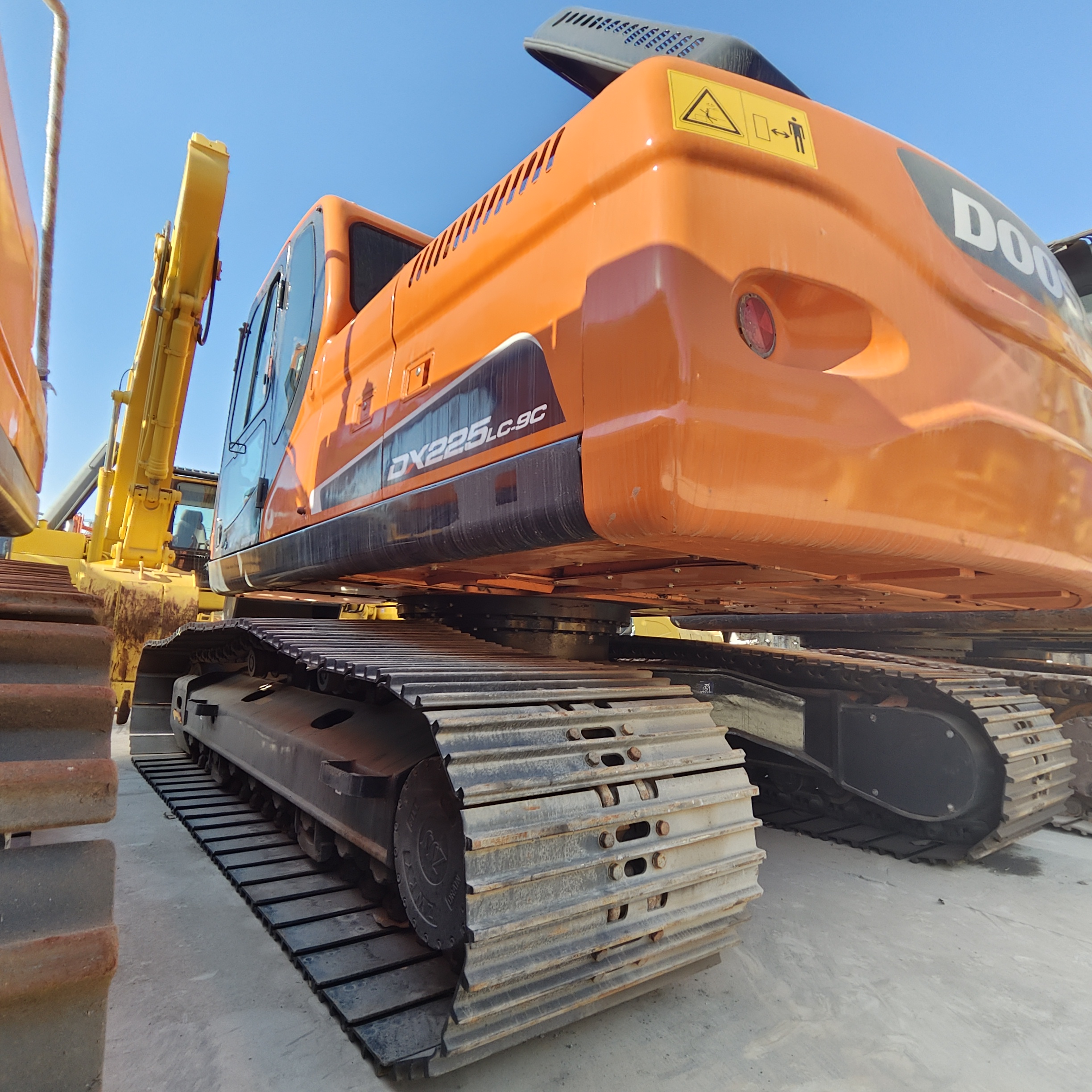 Used DOOSAN DX225LC-9 Excavator