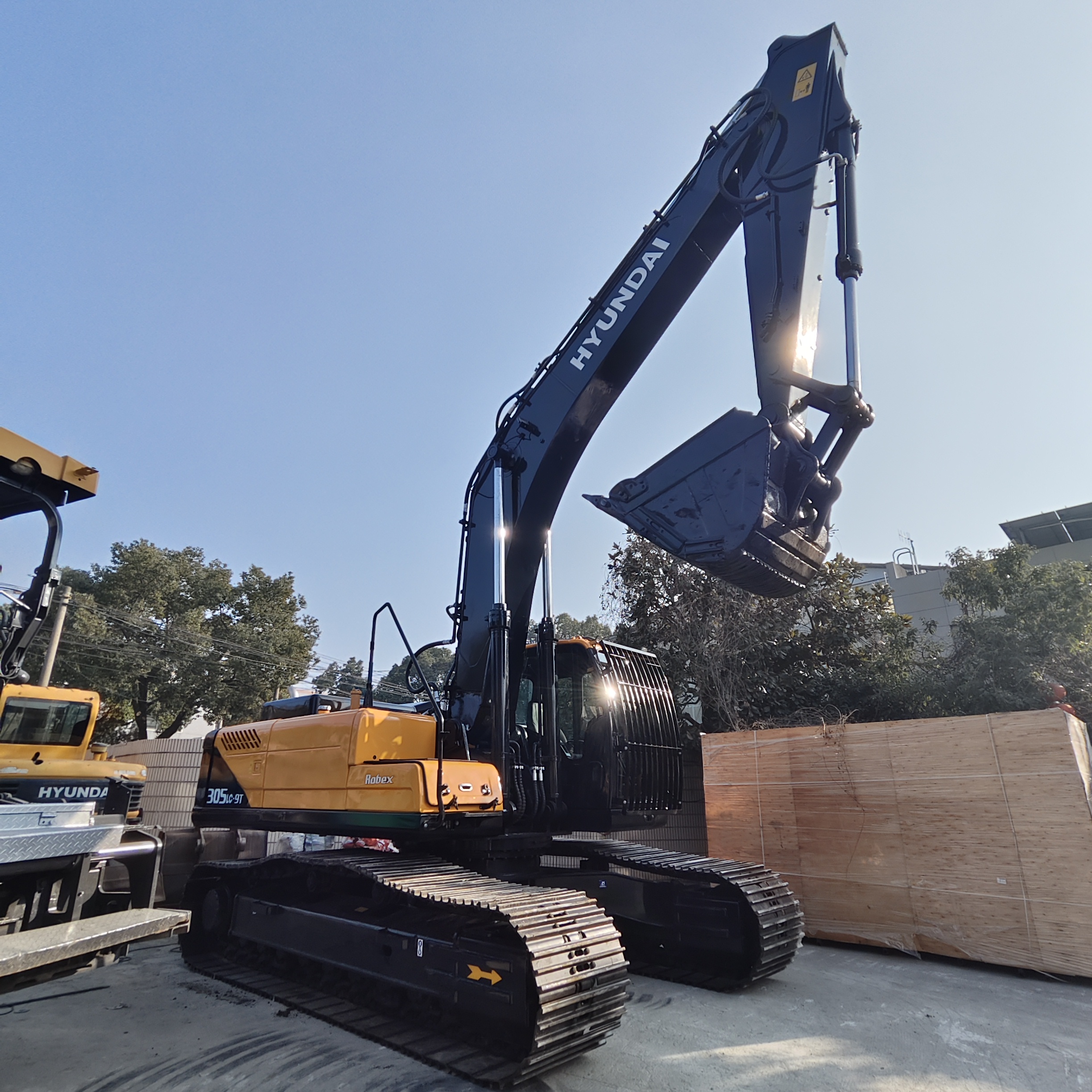 Used Hyundai 305 Excavator