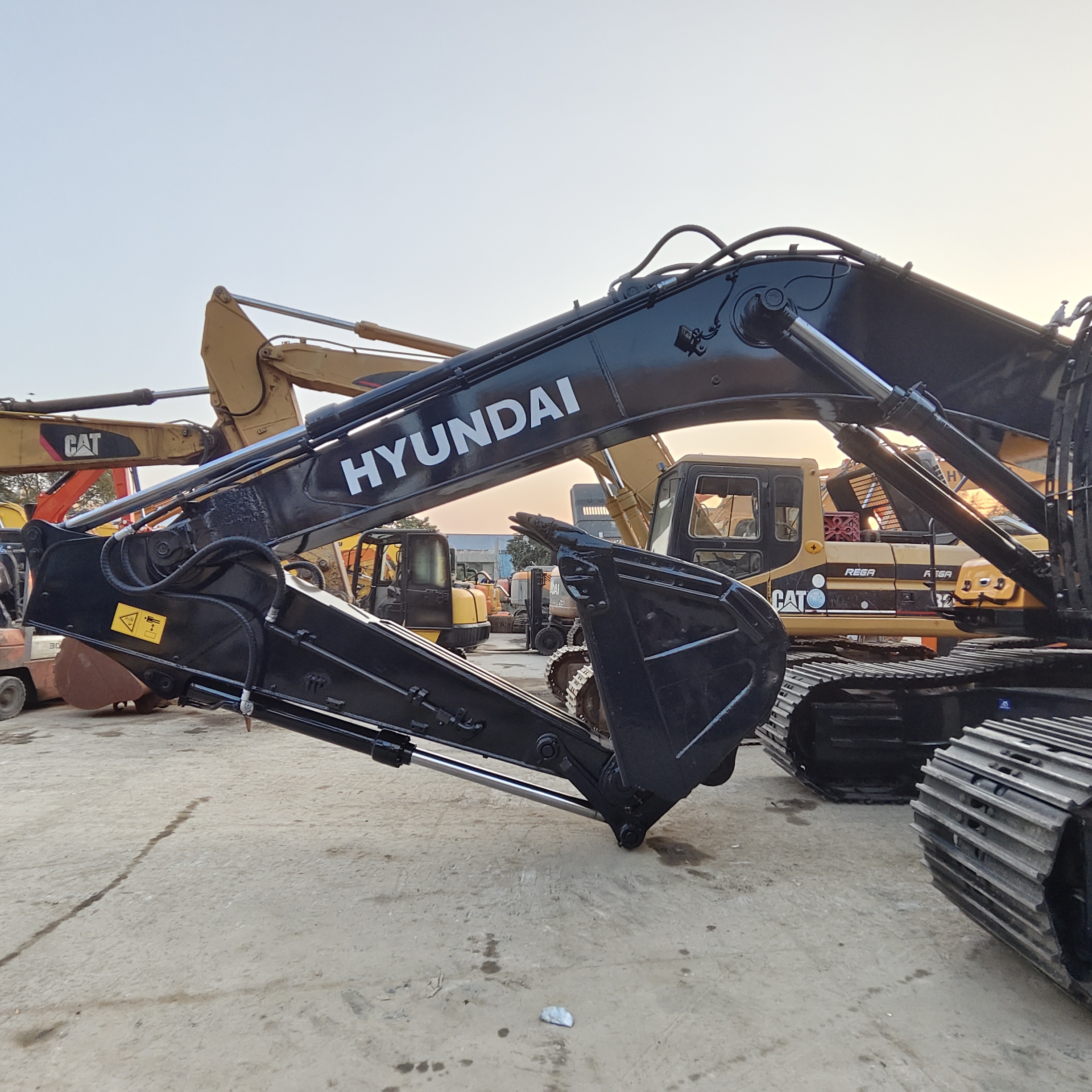 Used Hyundai 305 Excavator
